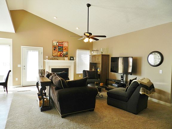 3rd image of 6255 Upper Albany Ct
