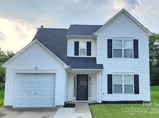 541 Moss Stream Ln, Charlotte, NC 28214