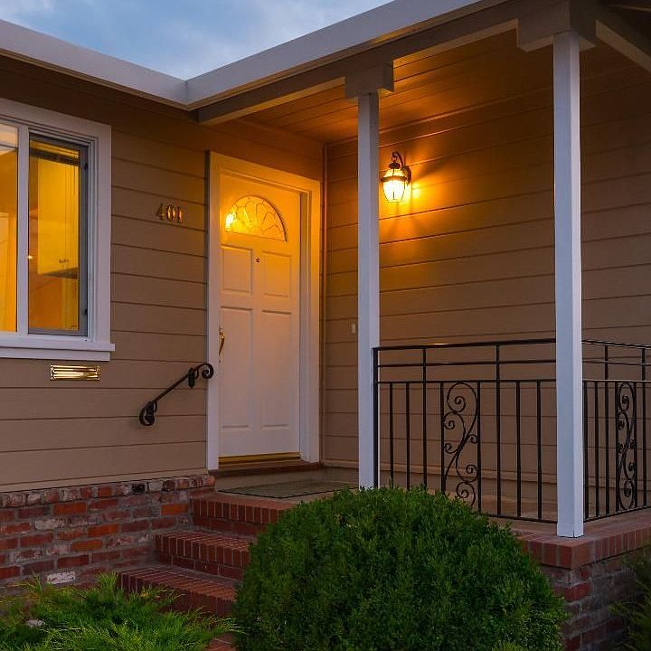 2nd image of 401 La Casa Ave
