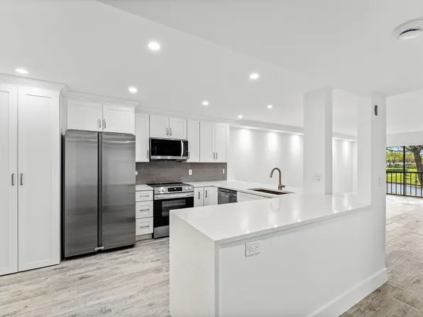 7192 Huntington Lane #208, Delray Beach, FL 33446