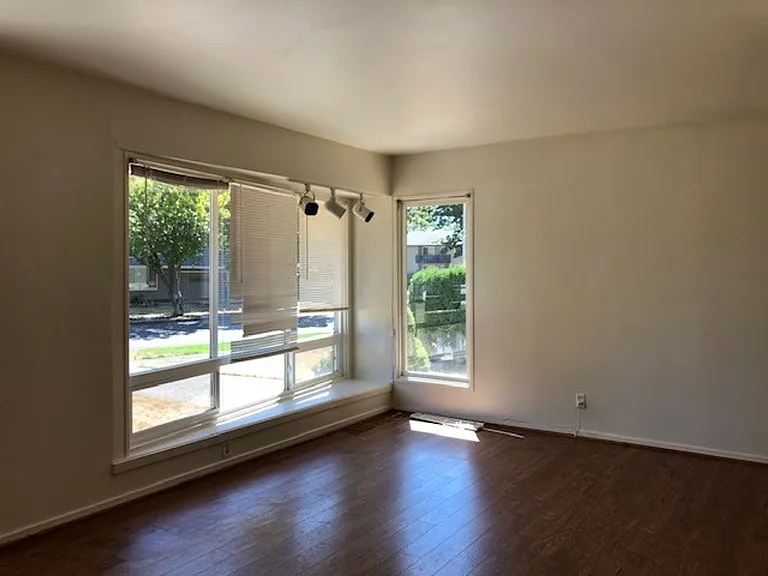 4795 SW Maple Ave — Photo 9
