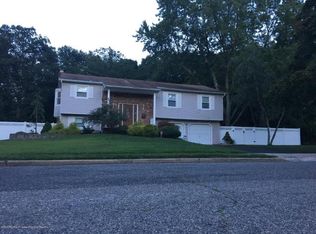 82 Old Bridge Dr, Howell, NJ 07731