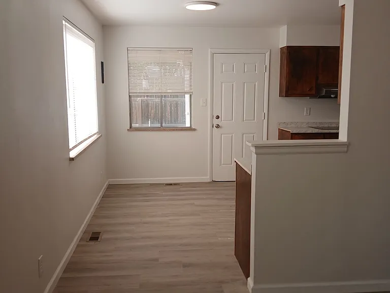 5475 S Elmwood St — Photo 20