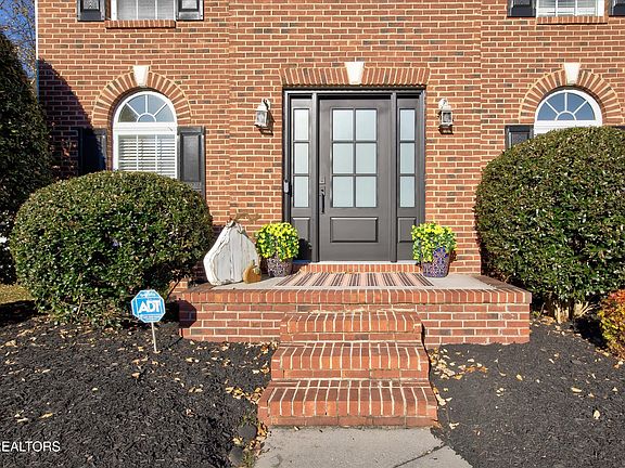 4th image of 3109 Champions Trail Ln