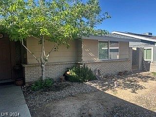 3rd image of 4880 Powell Ave