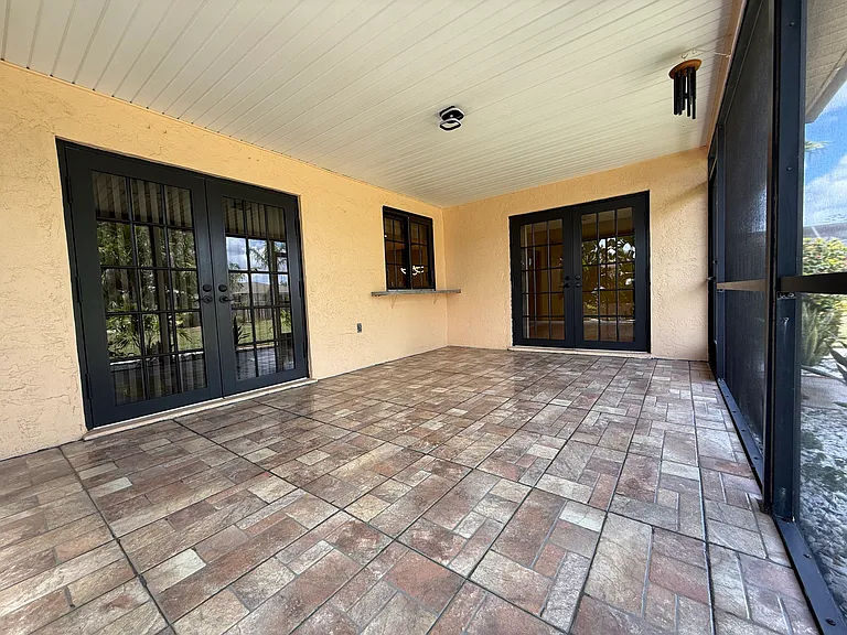 6970 Kimberly Ter — Photo 10