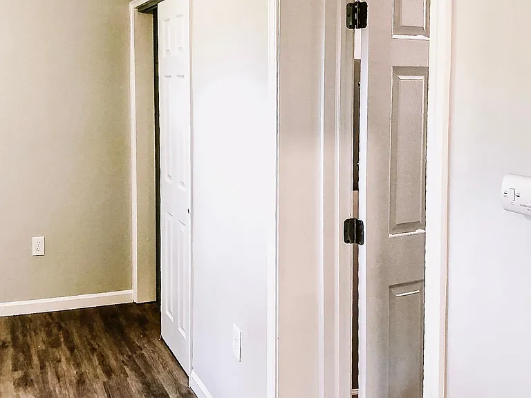 (Unit #1|1-Bed/1-Bath|First Floor): Access to Bathroom from Bedroom