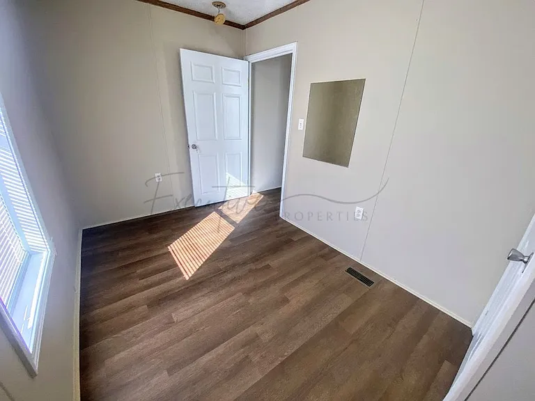 1030 Mildred St #4 — Photo 12