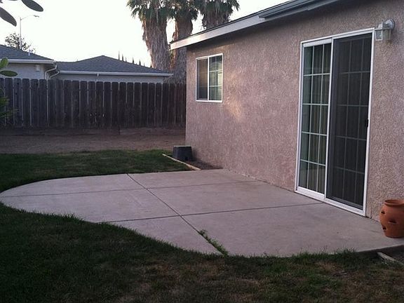 4th image of 1061 Carmel Ave