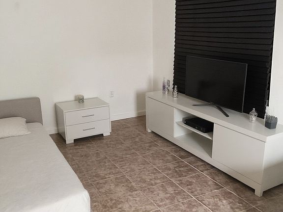 4th image of 10270 Santa Cruz Rd