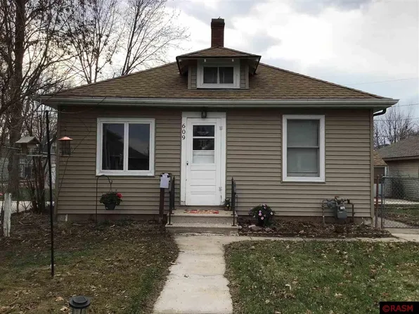 609 Lyndale St, North Mankato, MN 56003