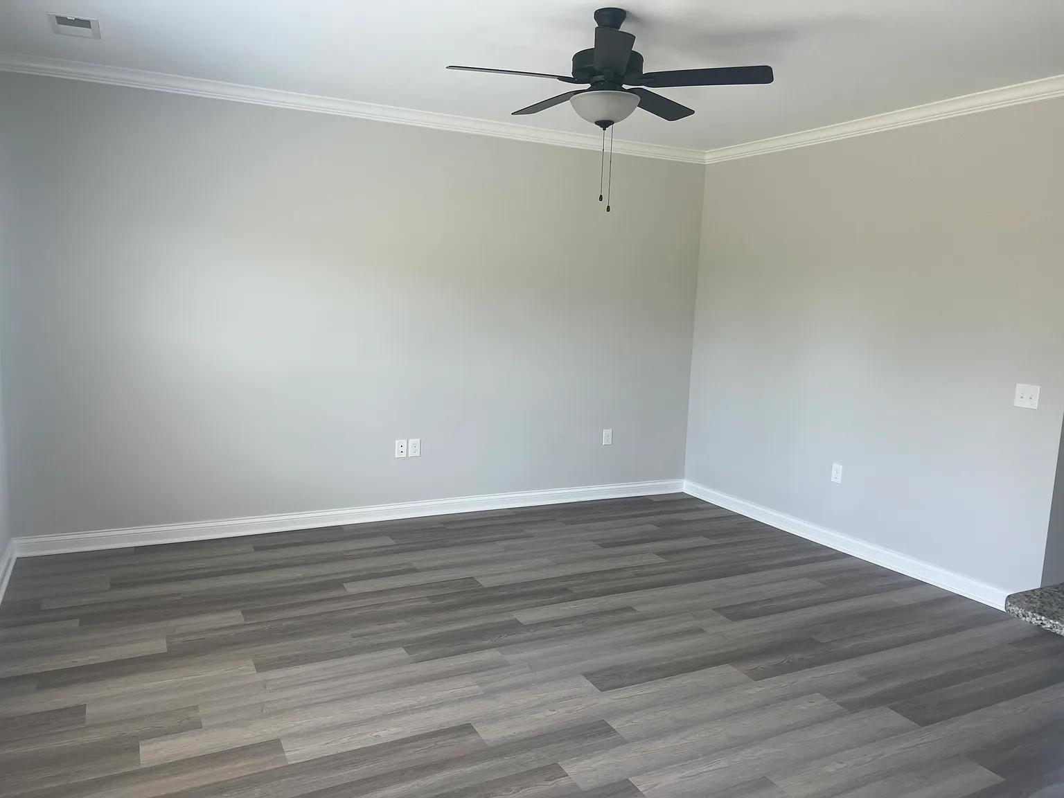 3 bed, 2.5 bath, 1628 sqft, $1,875 — Photo 4