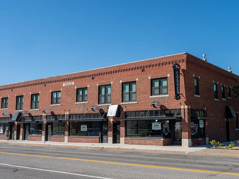 2328 E Douglas Ave — Photo 14