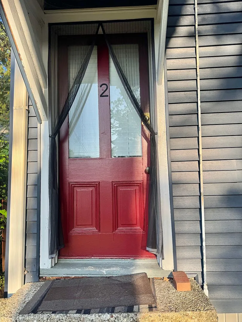 114 Blackburn Ave — Photo 2