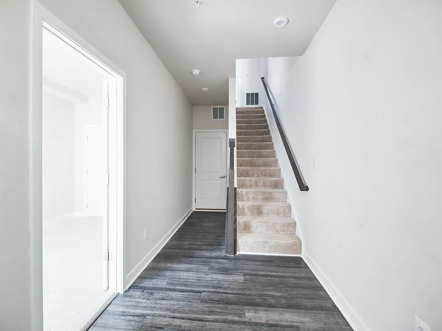 207 S Newkirk St — Photo 3