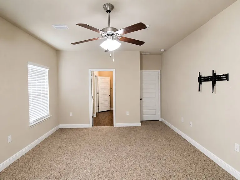 3674 Hawks Landing Cir — Photo 8