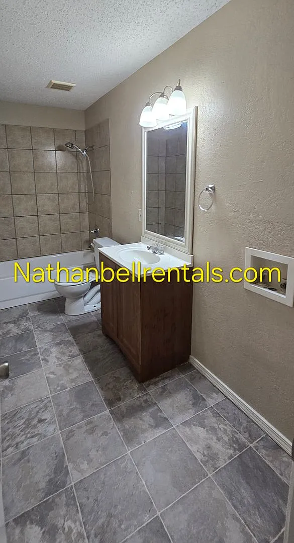 Sugar Creek Apartments — Photo 2
