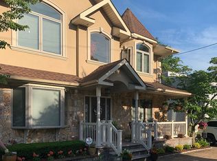 1424 Tadmore St, Merrick, NY 11566
