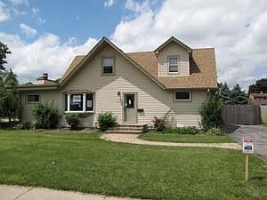 1st image of 300 Armitage Ave