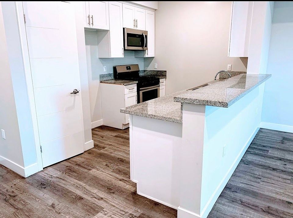 1st image of 14330 Roscoe Blvd #208