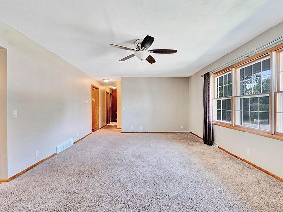 5th image of 921 Newman Ave