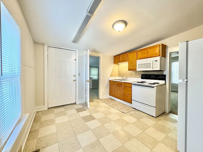 3321 N Church St — Photo 7