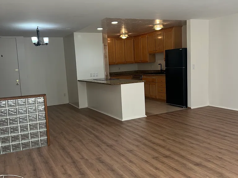 6526 Ocean Crest Dr — Photo 5