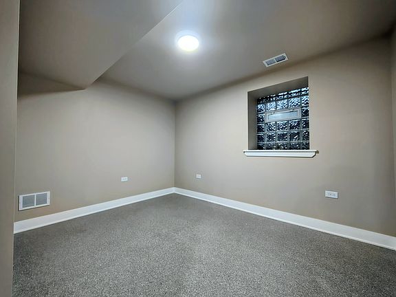 3rd image of 6343 S Elizabeth St #Bf