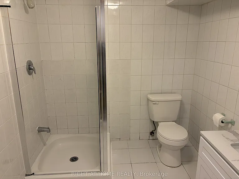 8469 Martin Grove Rd E — Photo 9
