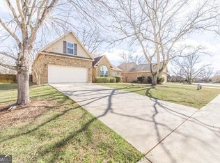 202 Greythorne Dr, Kathleen, GA 31047