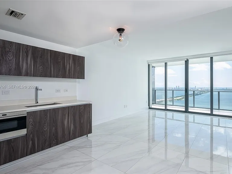 3131 NE 7th Ave #1305 — Photo 3