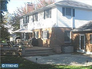 1st image of 214 Clover Dr