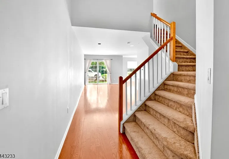 418 Dalton Ct — Photo 4