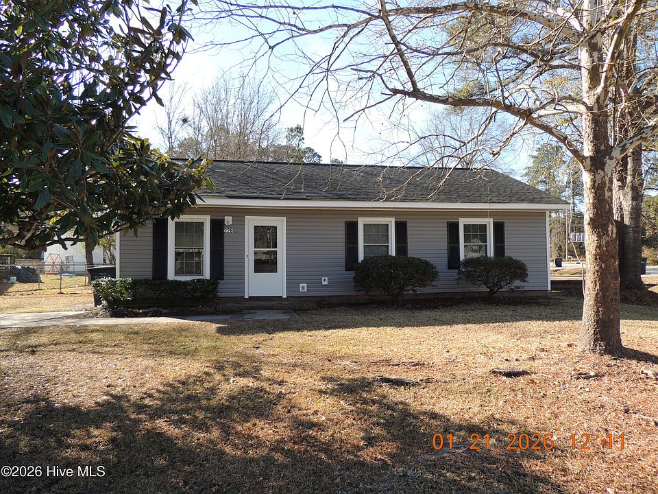 1st image of 228 Lakewood Dr