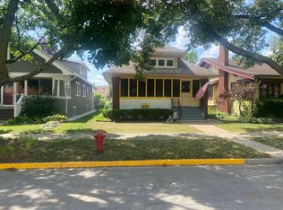 927 Mapleton Ave, Oak Park, IL 60302
