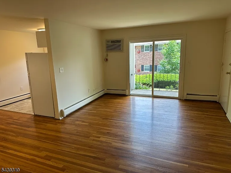 320 S 4c C Morristown Town Town #C — Photo 10
