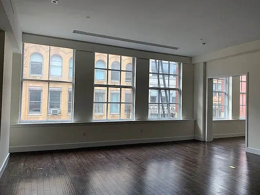 Rented by Salon Realty Corp | media 12