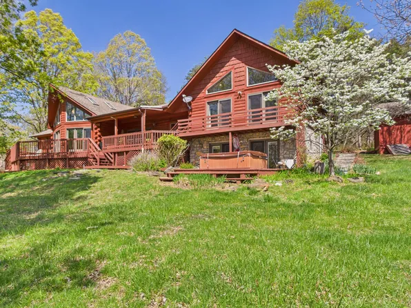 974 Cross Mountain Rd, Luray, VA 22835