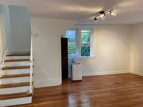 5th image of 2423 1/2 Birchwood Ln