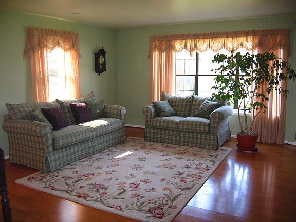 Formal Living Room w/ Wood Floors