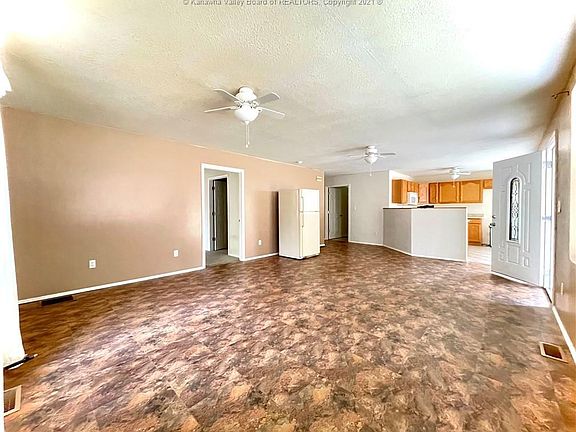 5th image of 978 Hanna Dr