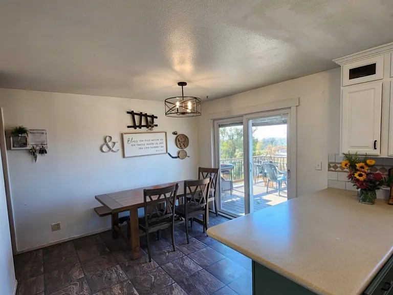 1401 N Peachtree Dr E — Photo 13
