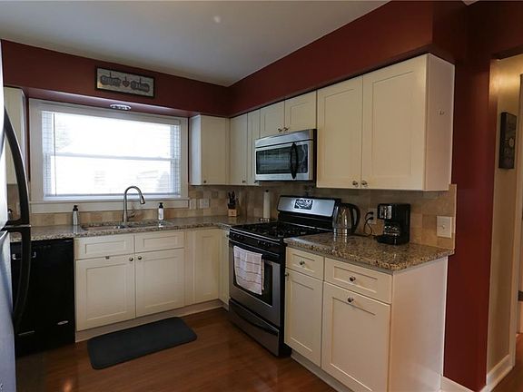 4th image of 2208 8th St