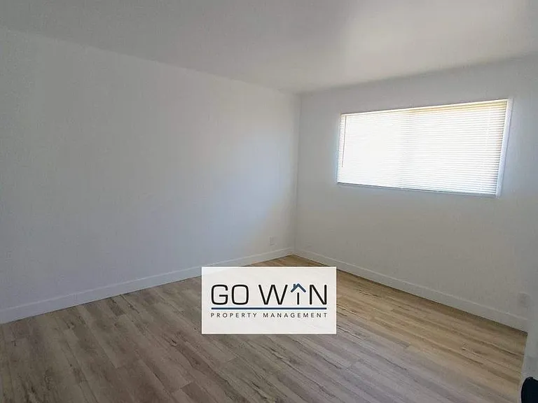 54 W Southern Ave — Photo 5