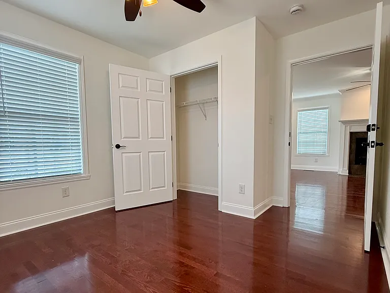 2312 Lawson Ave — Photo 9