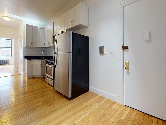 4th image of 787 9th Ave #S5