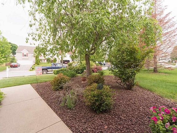 2nd image of 667 Blossom Hill Ln