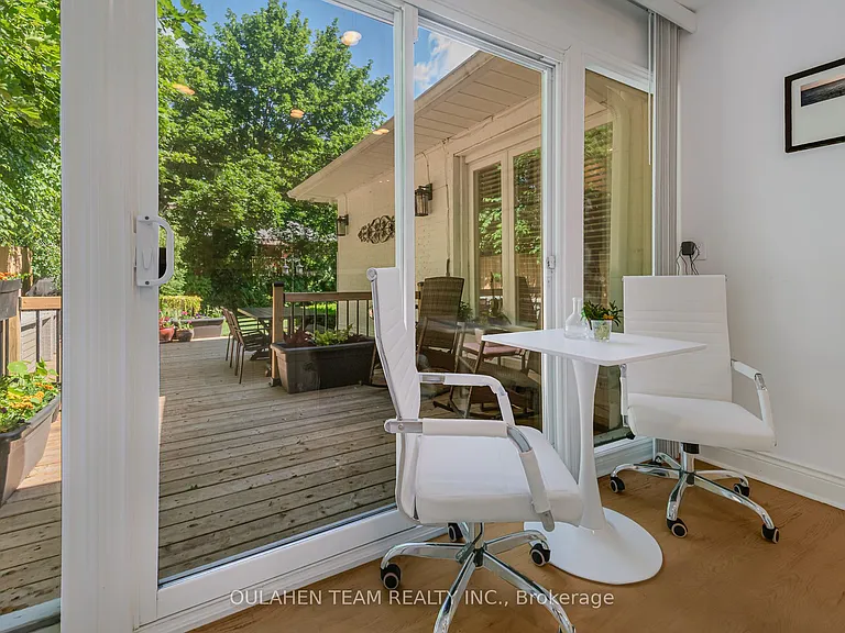 28 Uplands Ave — Photo 13