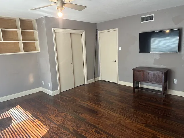 7027 Alpha Rd — Photo 2