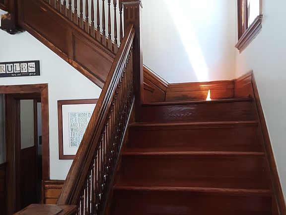 2nd image of 261 W Utica St